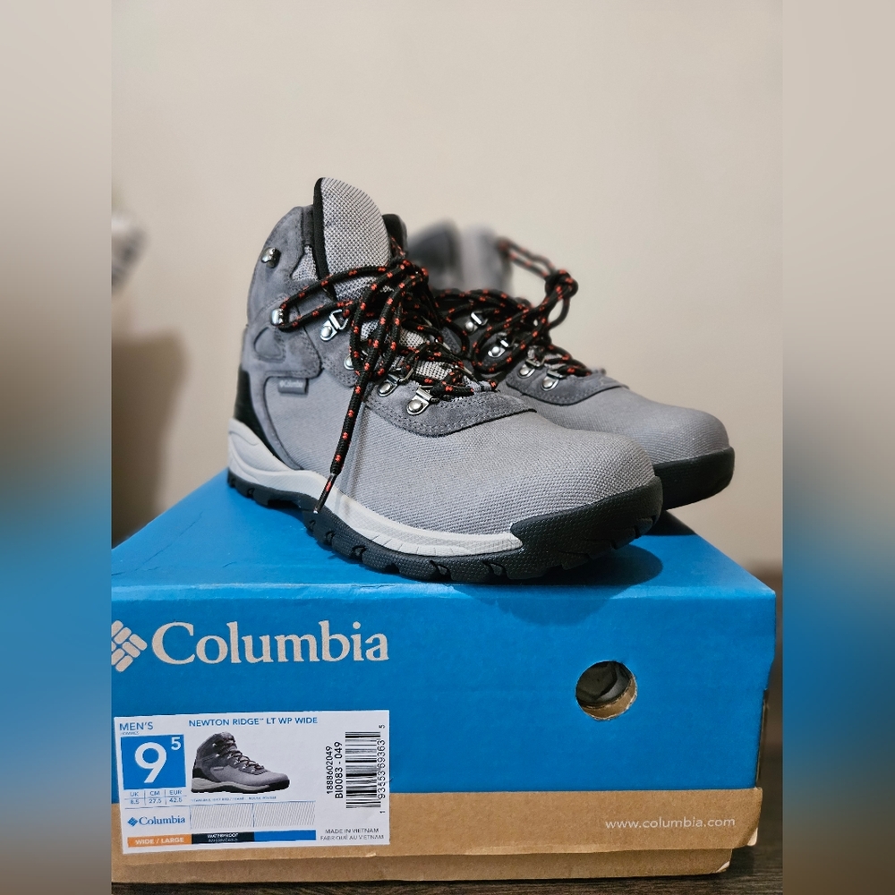 Columbia Newton Ridge hiking boots men's 9.5 wide